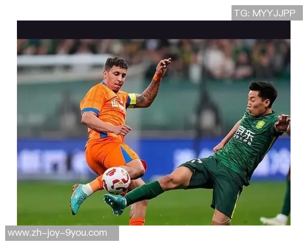 足球与闪电的激情碰撞点燃赛场热血瞬间